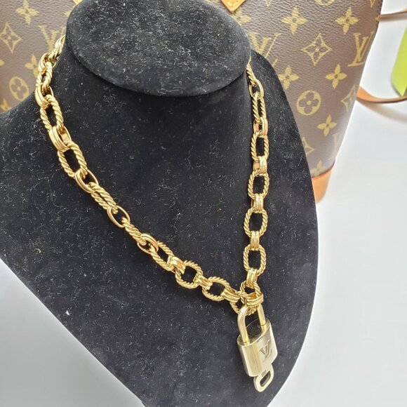 Authentic Louis Vuitton Lock & Key w/ Unbranded Gold Plated Gold Chain Necklace - Picture 4 of 12